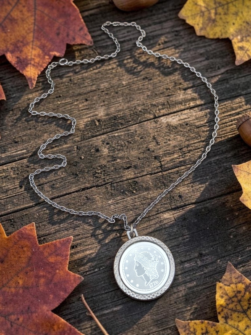 Vtg Lady Liberty 1776 Bicentennial Coin Necklace